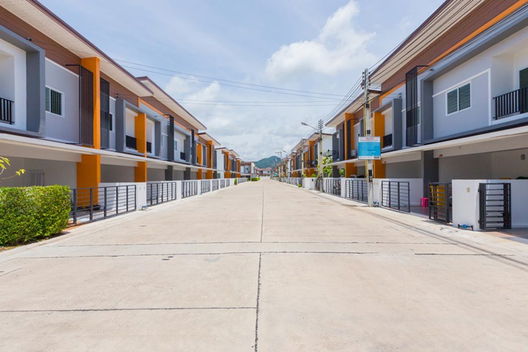 Project Manirin Modern Home Bang Phra Picture - 3/10