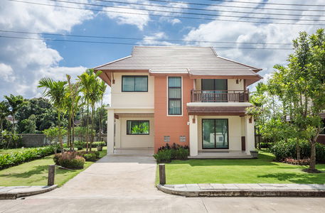 บ้านร้อยจันทร์ เนสท์