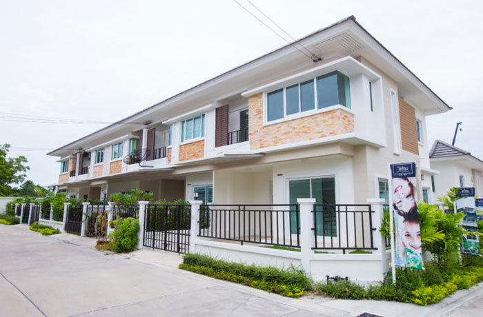 รูป The Ozone Sriracha - รูปที่ 1/9