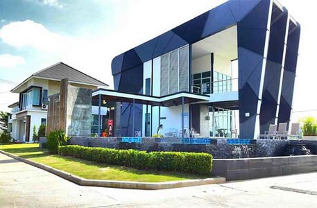 แอทไลฟ์ เอ็กซ์คลูซีฟ