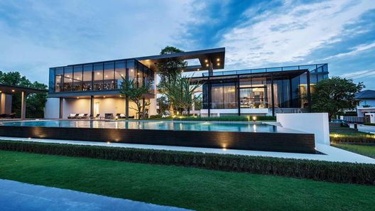 รูป Mantana Onnut-Wongwaen 5 - รูปที่ 2/10