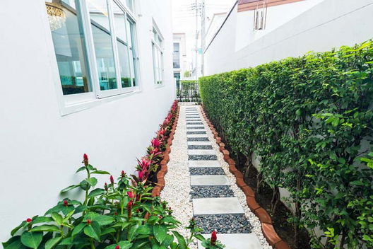 รูป The Miracle Plus Phetkasem 63 - รูปที่ 2/11