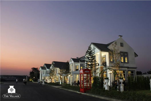 รูป The Village - รูปที่ 5/11