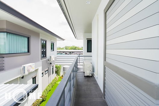 Project The Sense Amphawa Picture - 4/13