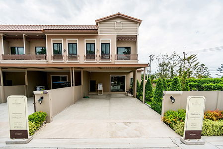 มณีรินทร์ เดอะ คอทเทจ อ่างศิลา