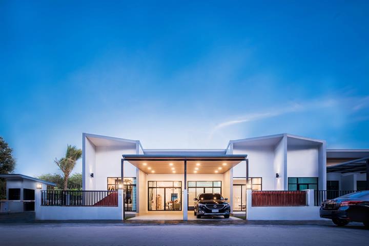 รูป U Sabai Town by Saksaitarn - รูปที่ 1/1