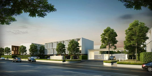 พลูม วัชรพล-เอกมัย