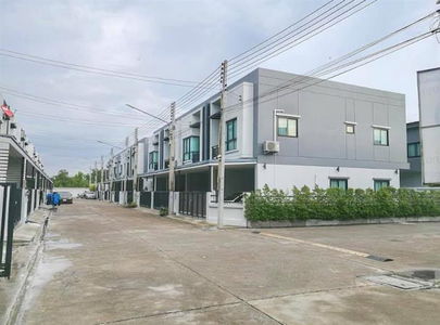 La Petite Baan Suan 11