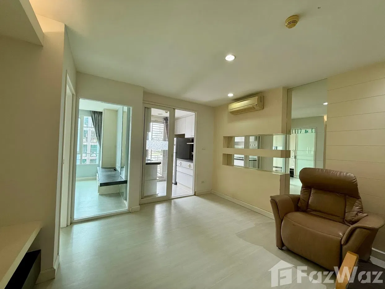 picture 1 bedroom near BTS Saphan Taksin (furniture upon request) - 1/7