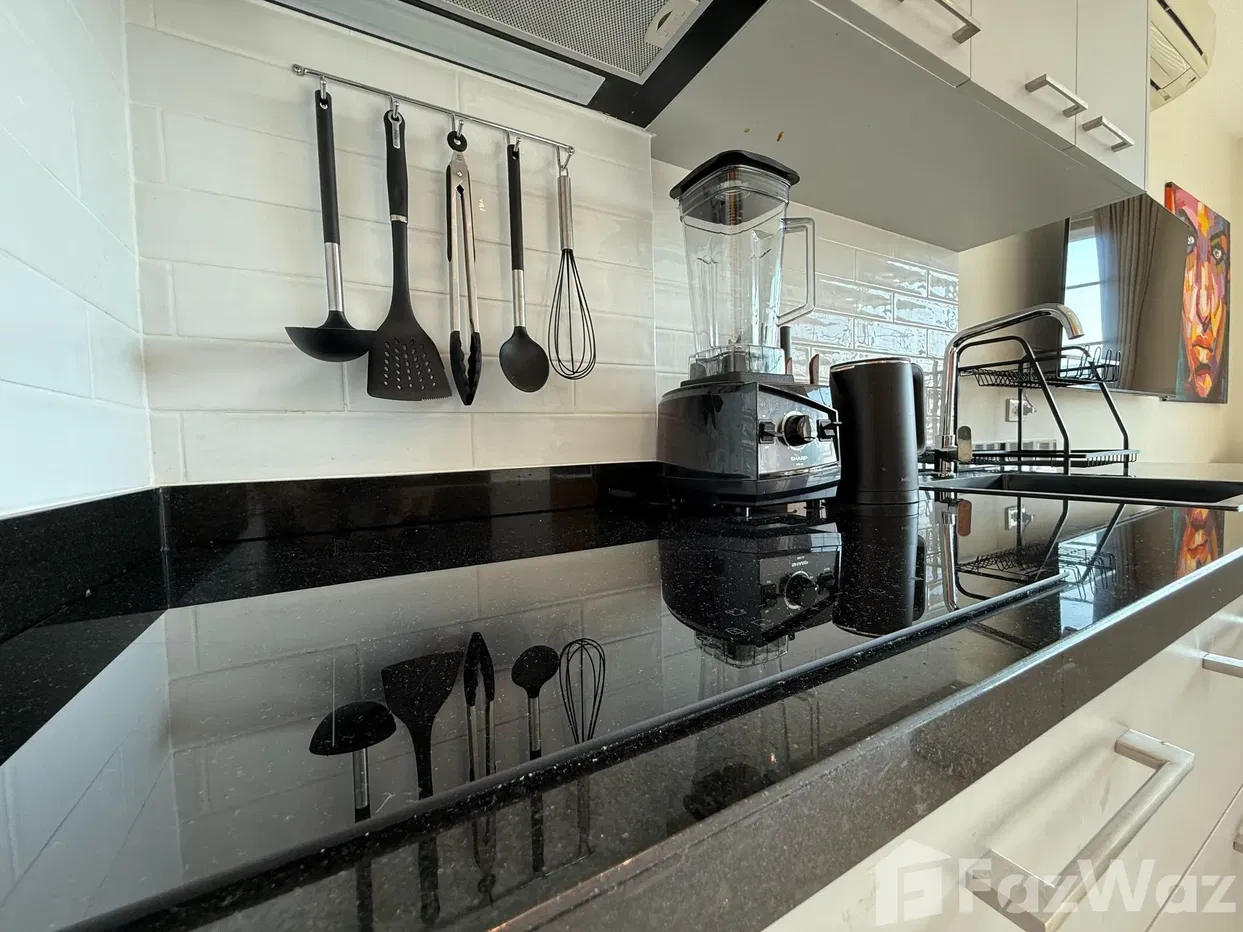 picture Newly Renovated 1 bed condo with Stunning Mountain Views - 14/67