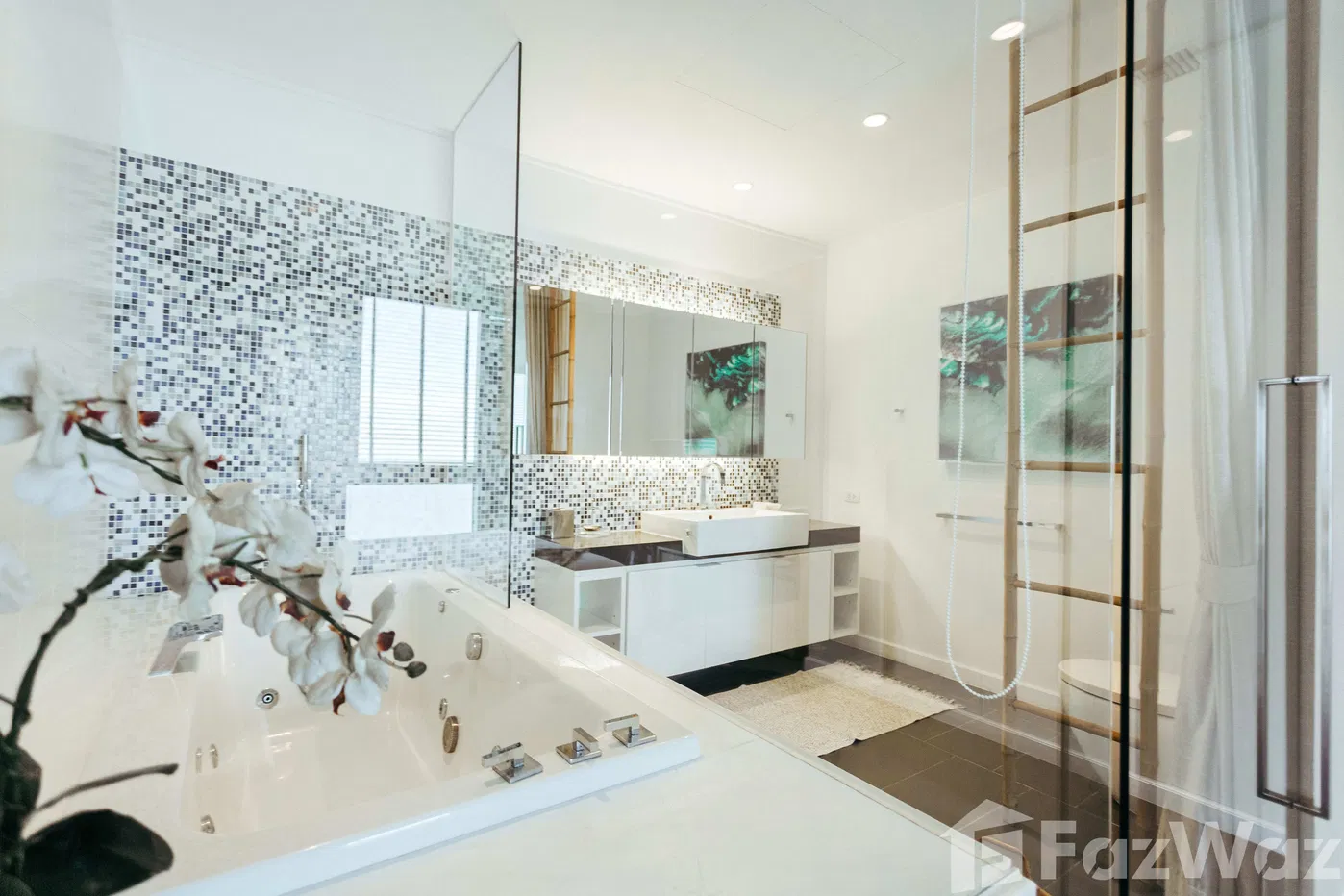 picture Luxury 7-Bedroom with swimming pool Condo for Sale at Northp - 8/12