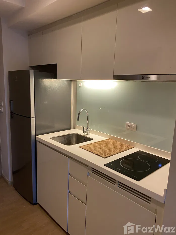 picture - 1 Bed 1 Bath 6th floor - 3/8
