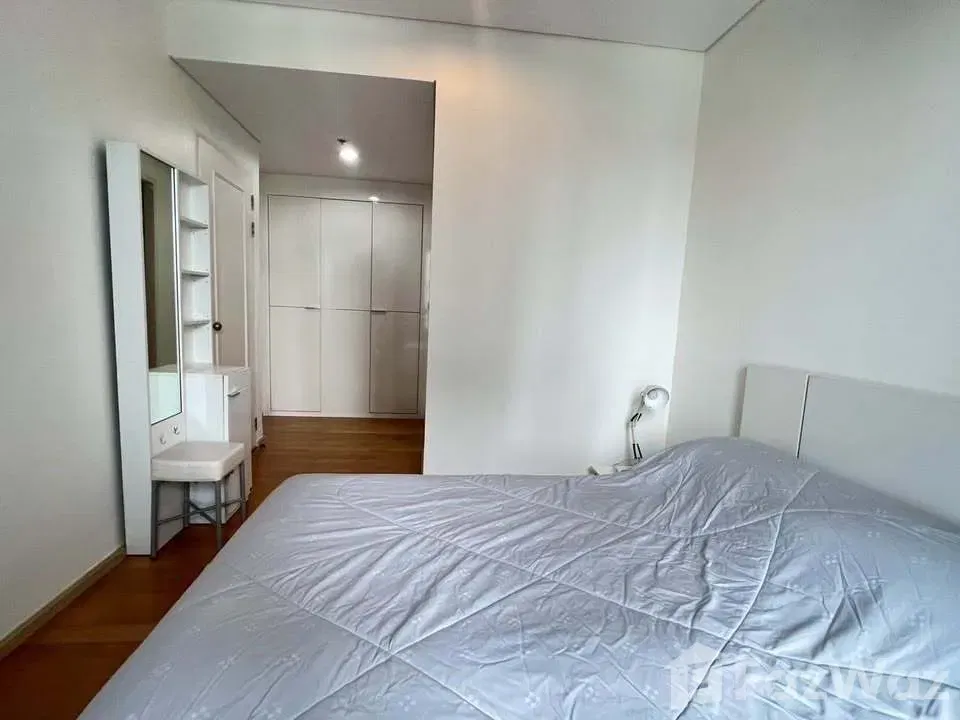 picture 1 Bed 1 Bath - 2/9
