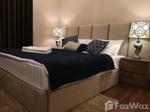 Mordern Studio Unit with Fantastic Views of the City