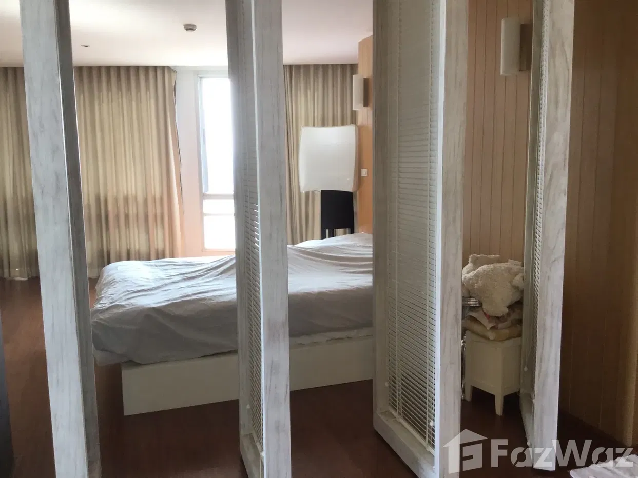picture Tastefully furnished condo with access to main road - 6/13