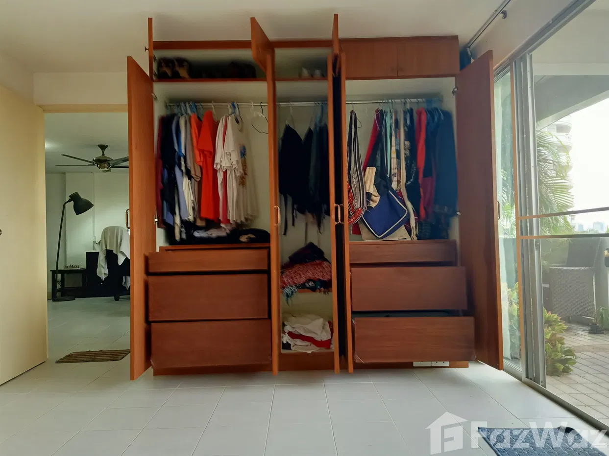 picture Ideal for Foreigners Quiet Swimming Pool Near Sukhumvit - 10/23
