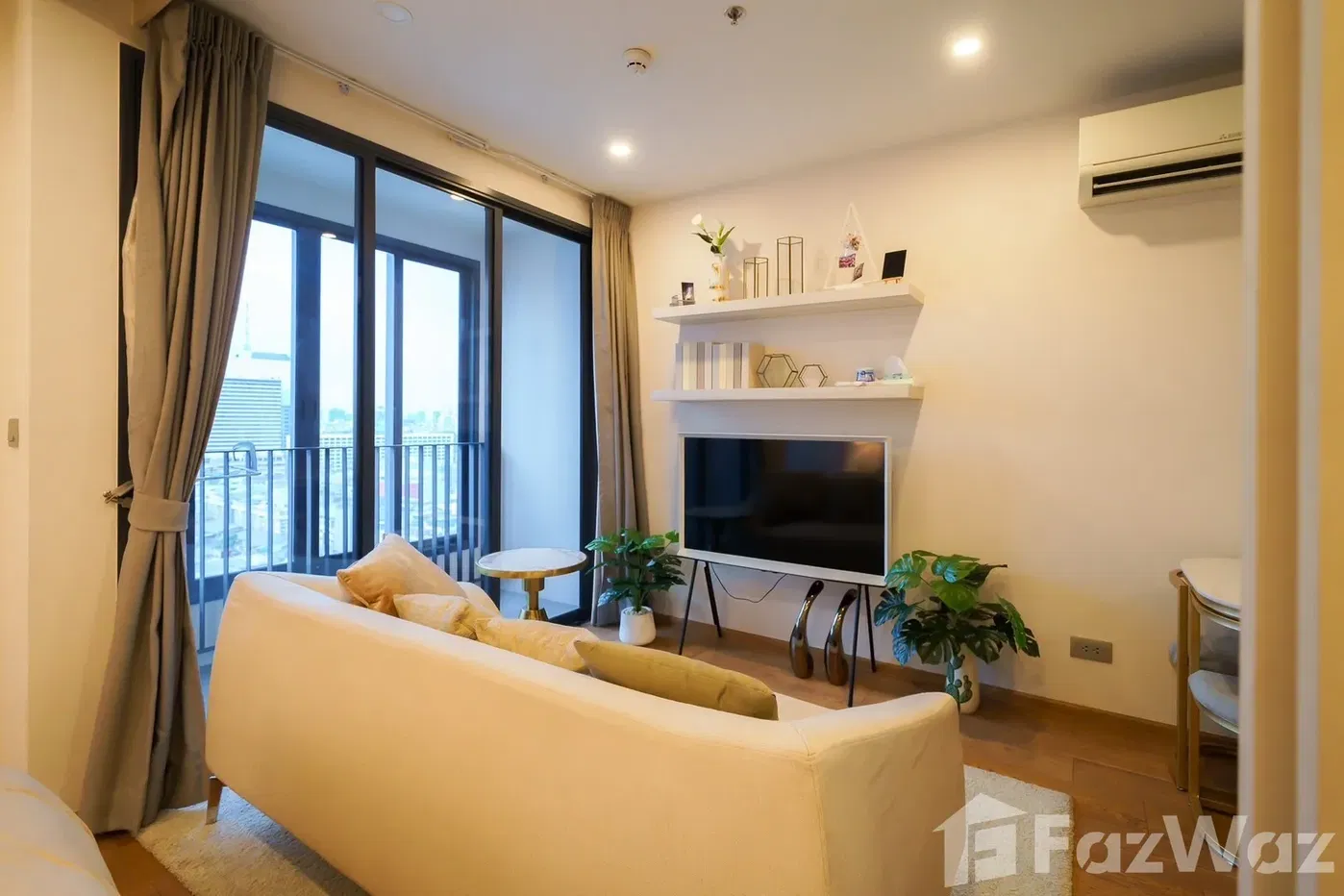 picture Modern 1 Bedroom Condo at Phetchaburi - 2/10