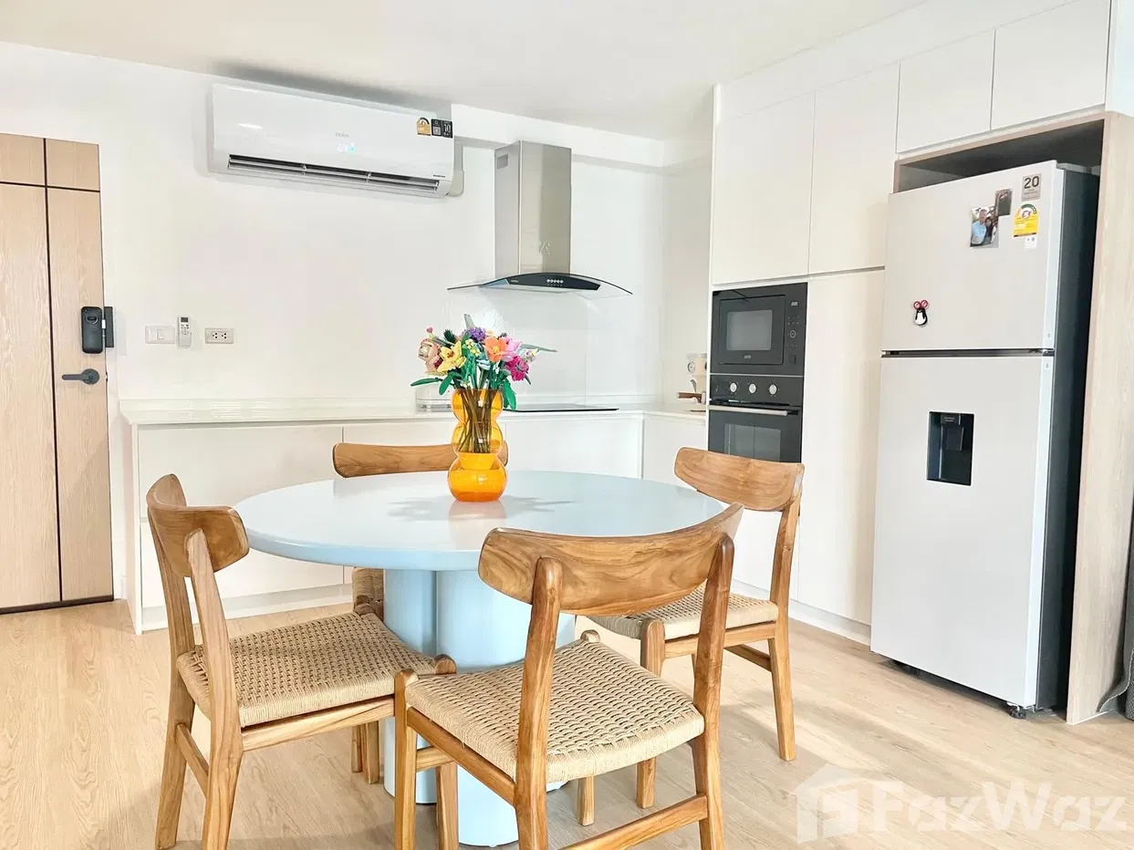 picture Bright Cheerful Renovated Unit Great Investment - 1/16