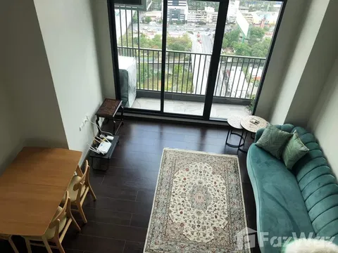 Explore the City of Lights in Luxury: Experience Bangkok from C Ekkamai&apos;s Modern Condo!