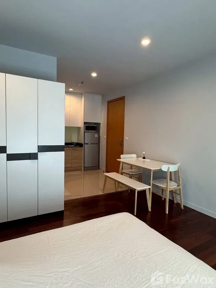 picture Studio Condo for sale at Circle Condominium - 4/7