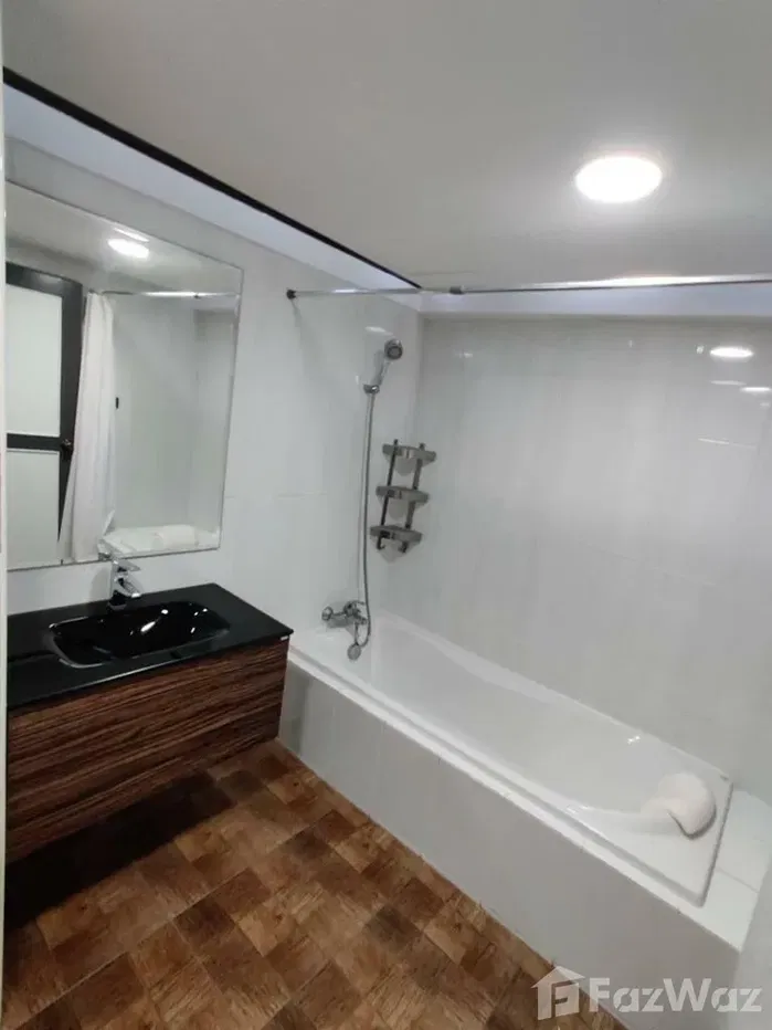 picture Be Enchanted by Supalai Place - Splendid Condo in Khlong Tan Nuea - 17/18
