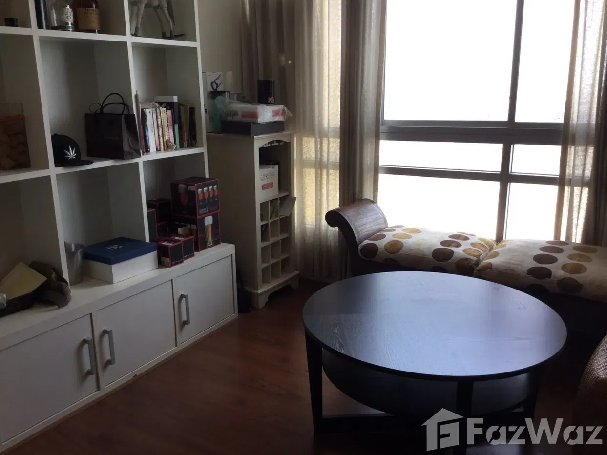 picture Tastefully furnished condo with access to main road - 2/13