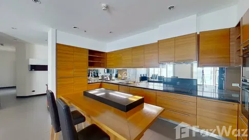 4BR Condo with luxury kitchen on High Floor