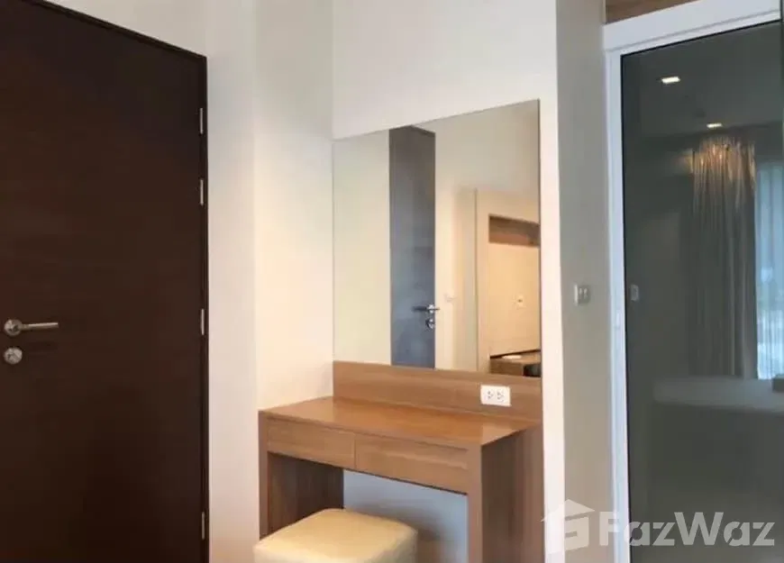 picture Live in Luxury: Bangkok&apos;s Top Floor Condo in the Heart of the City - 4/6