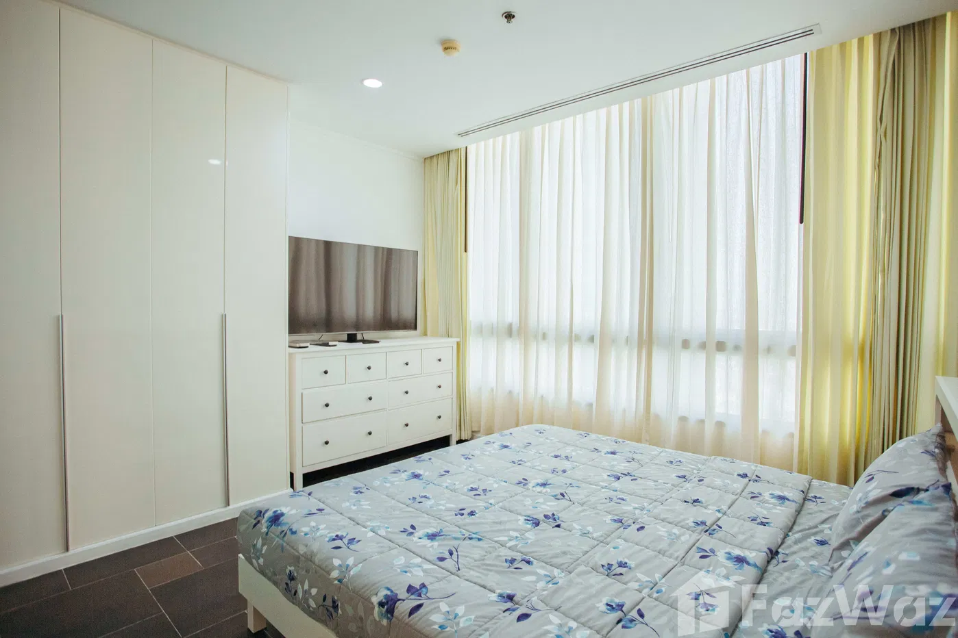 picture 2 bedroom 2 bathroom Northpoint luxury condominium for sale - 10/19