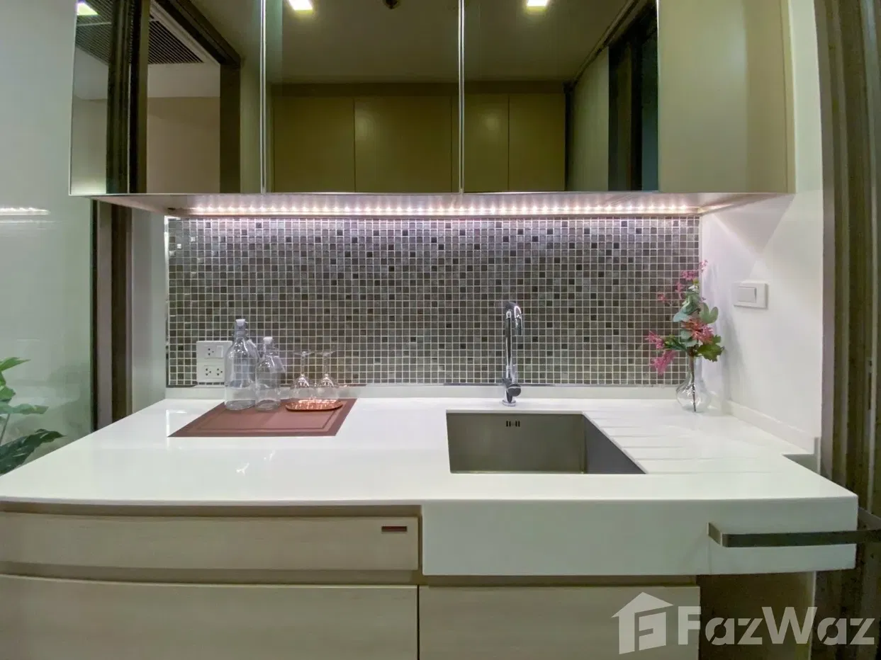picture An Exclusive Investment: Splendid 43 SqM Condo in Prestigious Bangkok Area - 7/8