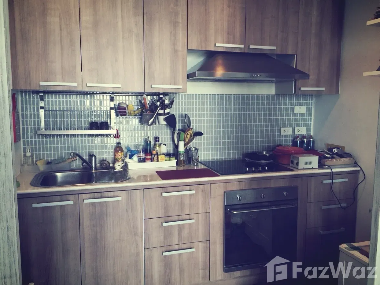 picture Tastefully furnished condo with access to main road - 3/13