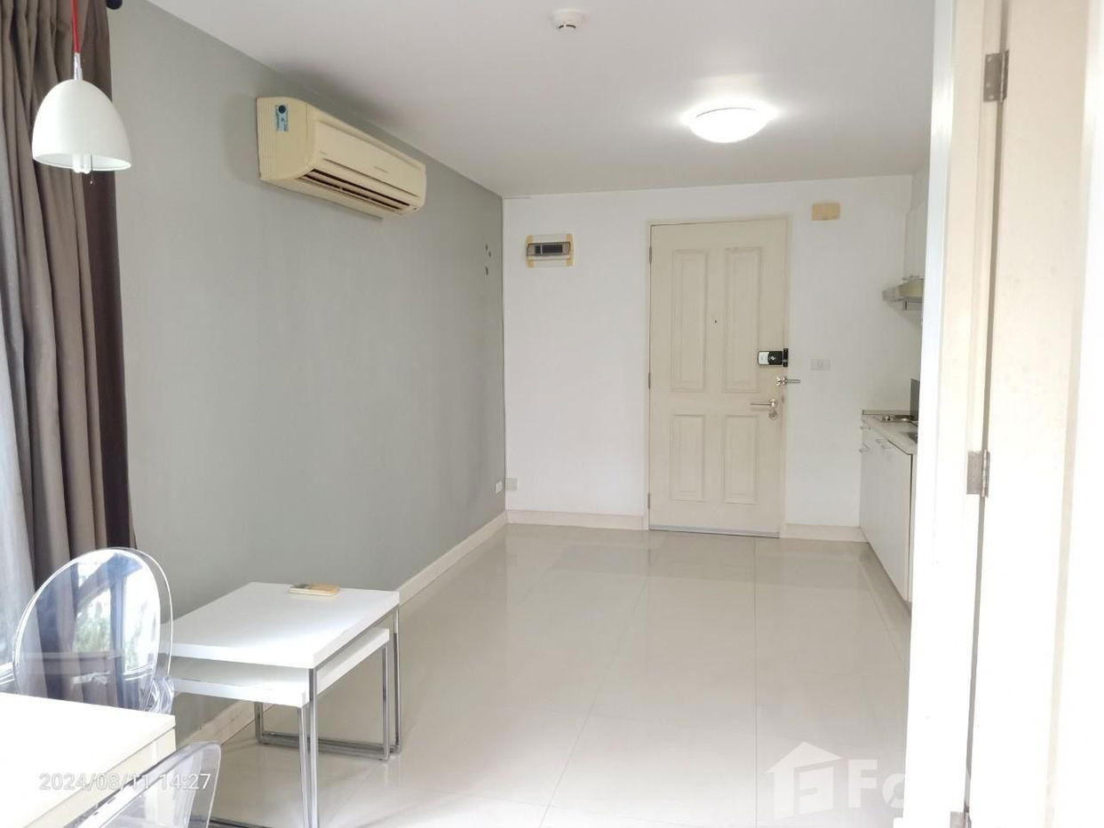 picture Condo For Sell - 10/18