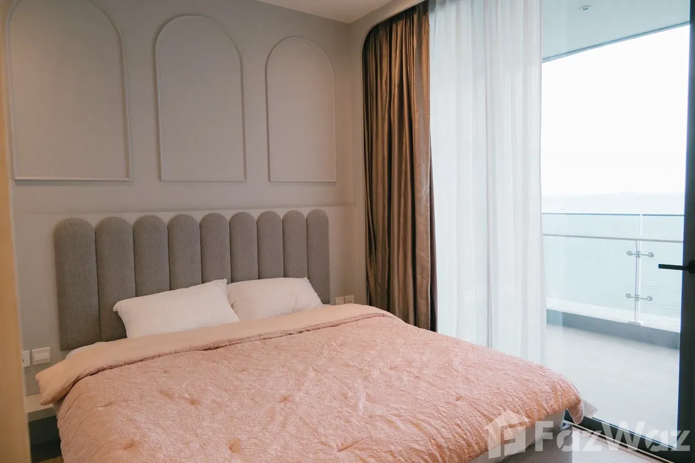 รูป Sea View Condo in Pattaya 1 BR 57sqm, Beachfront living - รูปที่ 8/19