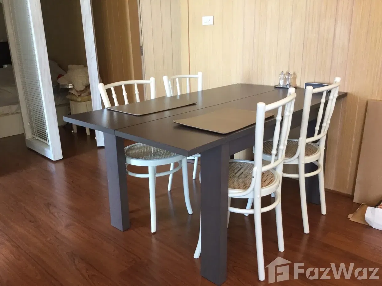 picture Tastefully furnished condo with access to main road - 4/13