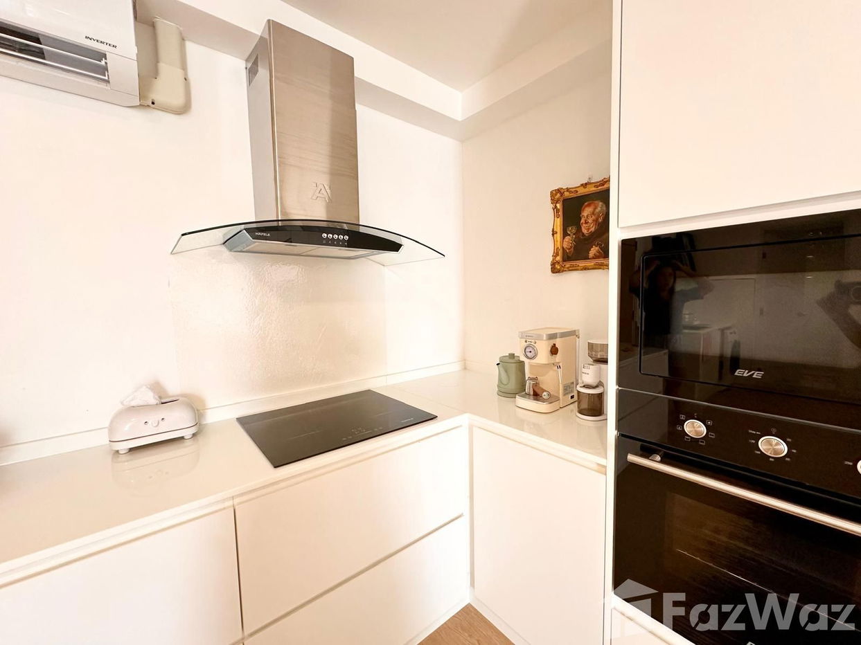 picture Bright Cheerful Renovated Unit Great Investment - 4/16