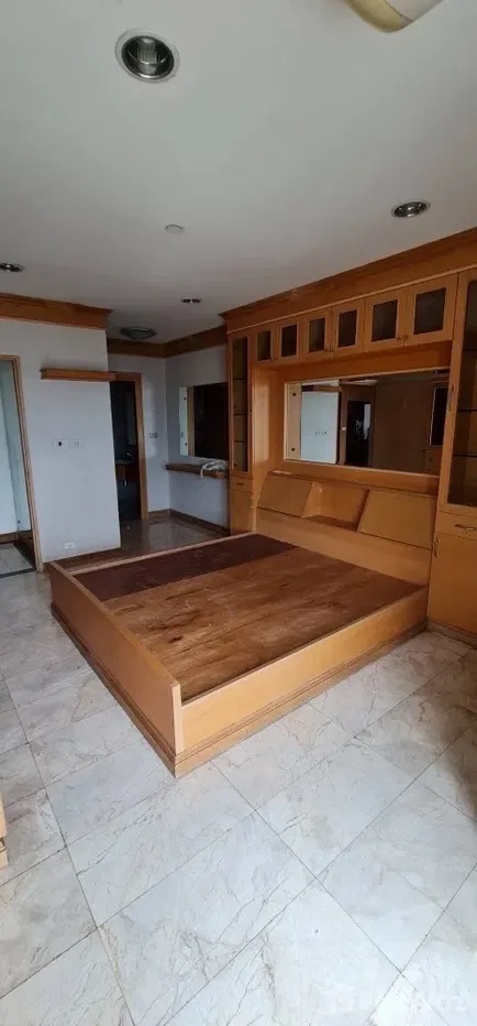 picture 2 Bedroom Condo for sale at Sathorn Gardens - 14/15