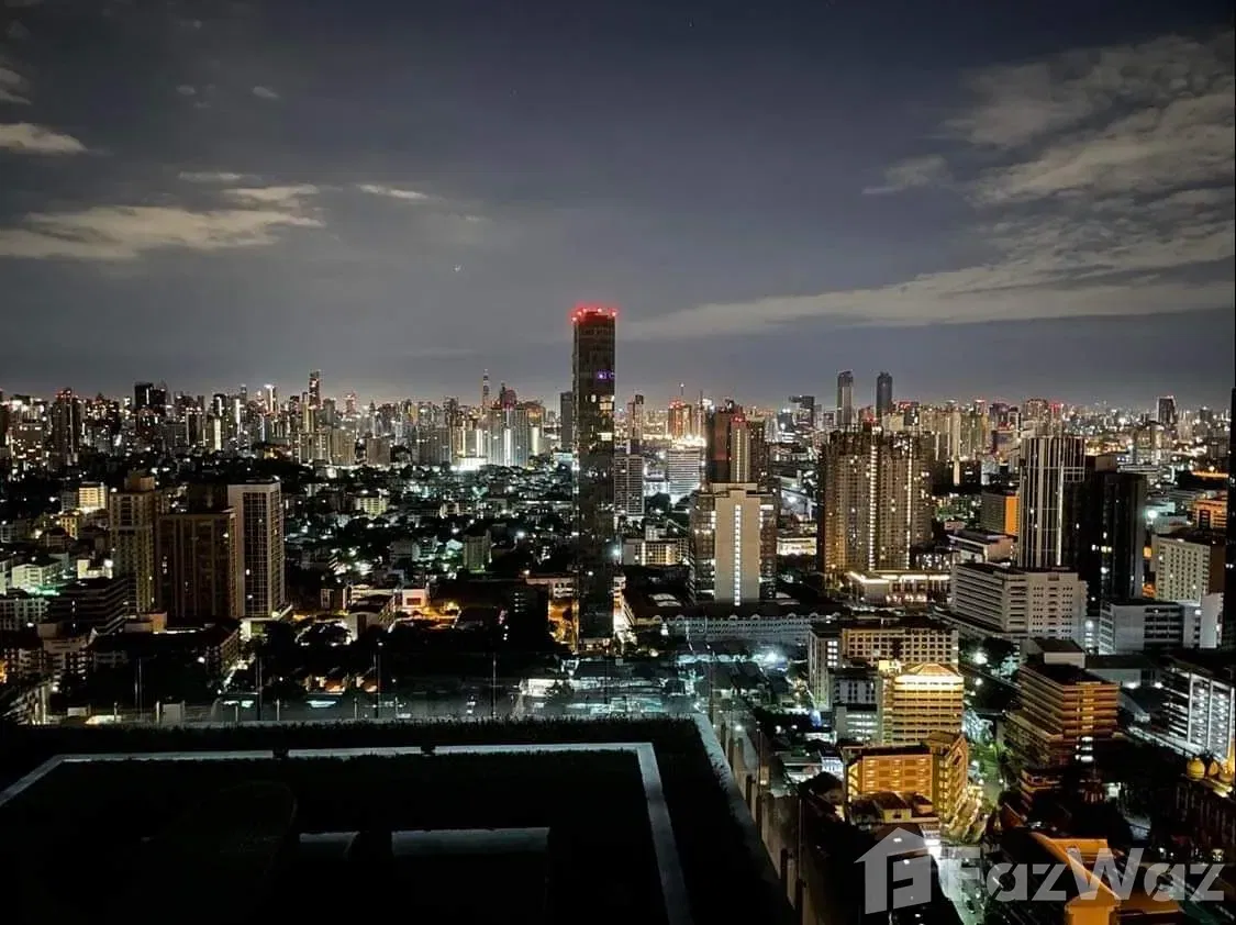 picture Explore the City of Lights in Luxury: Experience Bangkok from C Ekkamai&apos;s Modern Condo! - 10/17