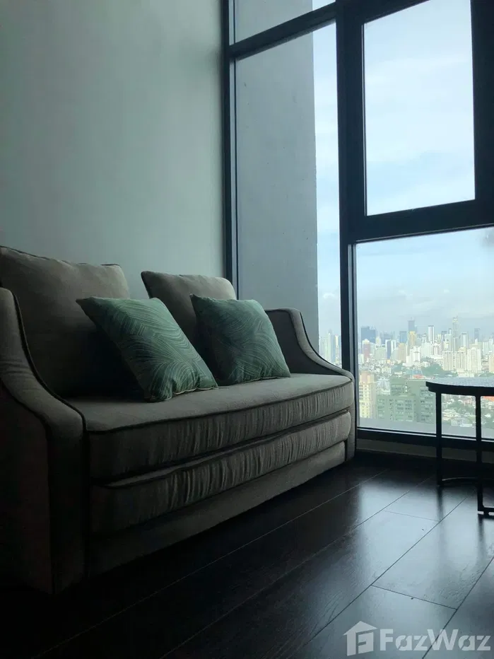 picture Explore the City of Lights in Luxury: Experience Bangkok from C Ekkamai&apos;s Modern Condo! - 8/17