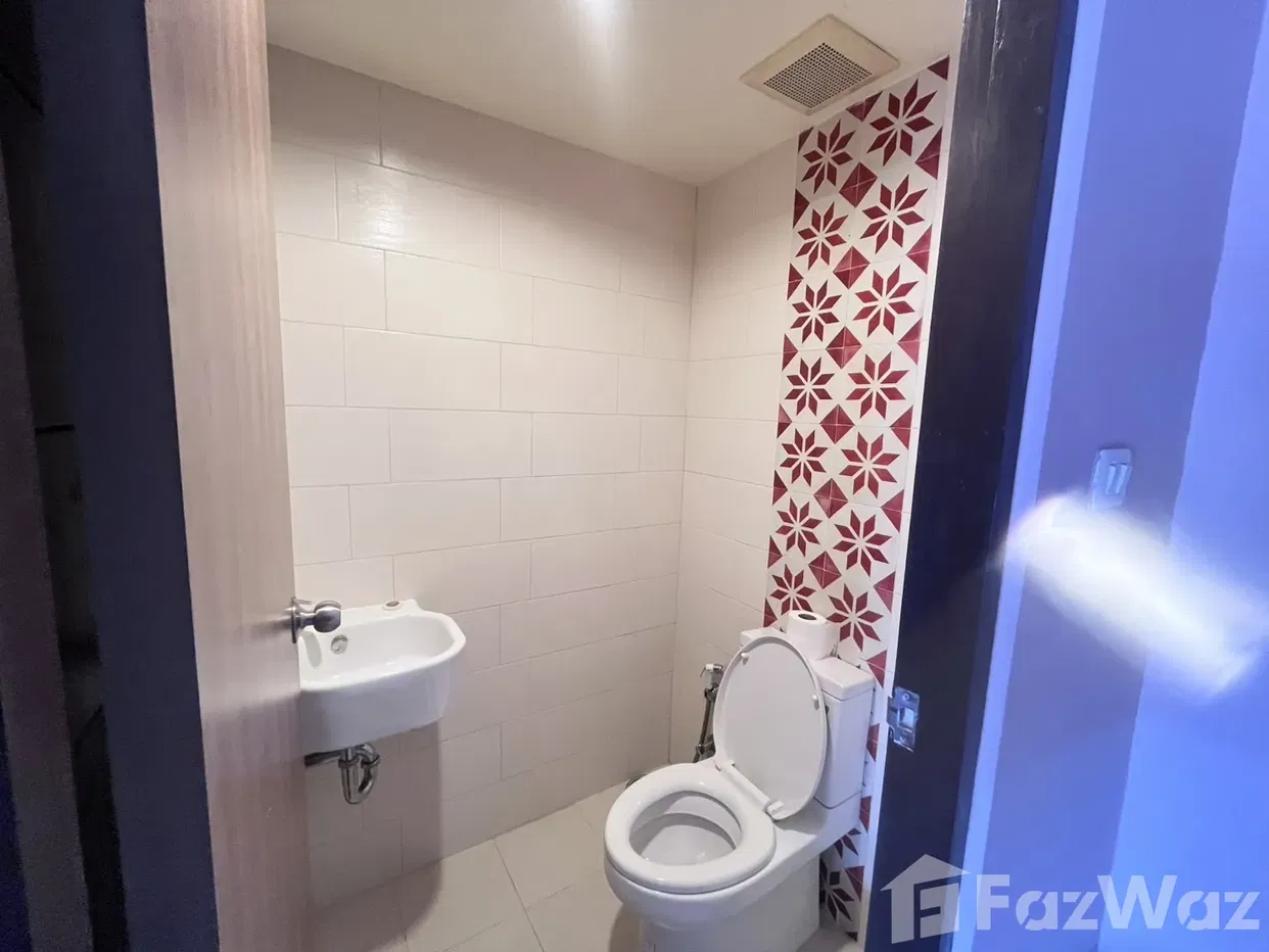 picture Condo with Pool View at Bluroc HuaHin For Sale - 10/10
