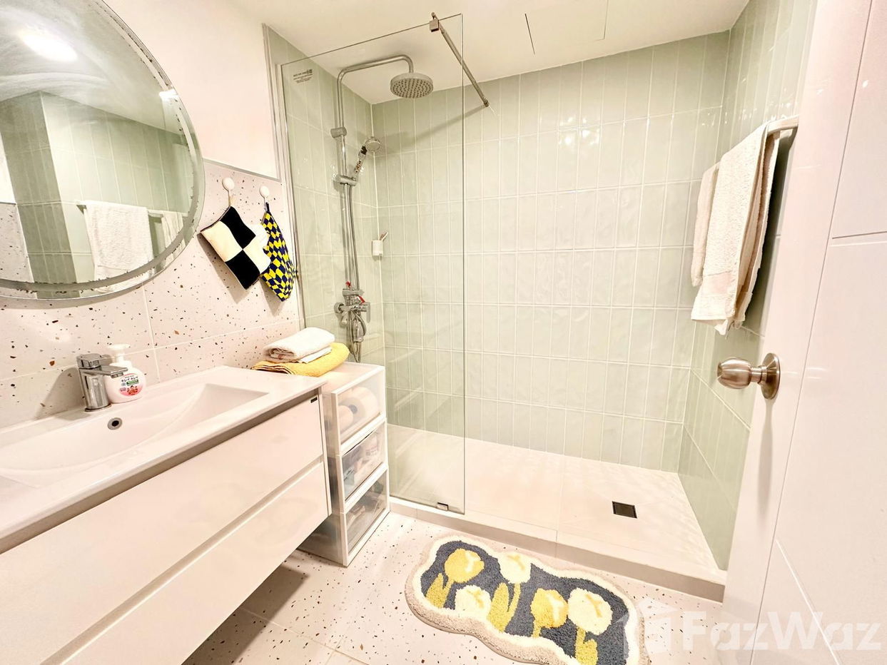 picture Bright Cheerful Renovated Unit Great Investment - 10/16