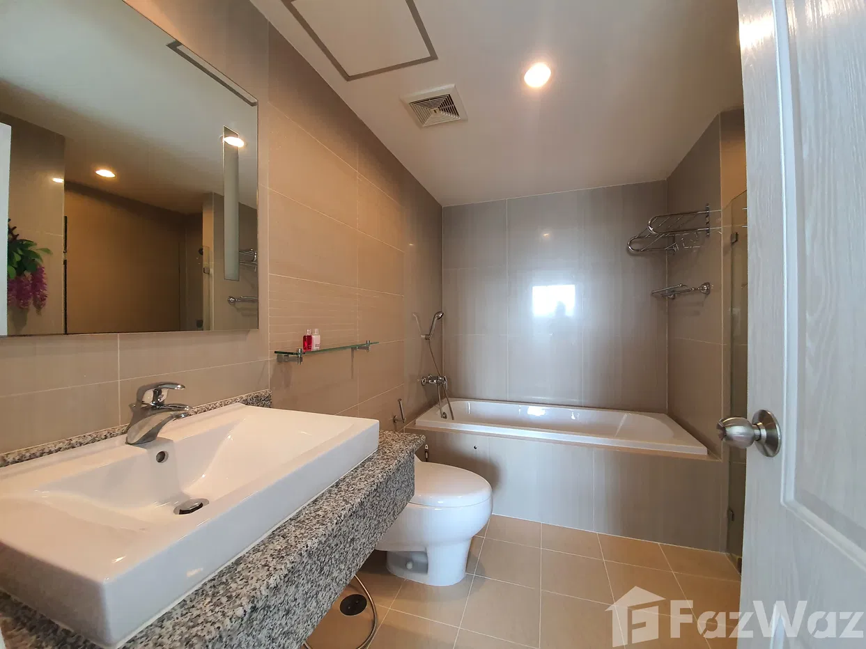 picture Nicely renovated condo in downtown Hua Hin with Seaview - 8/10