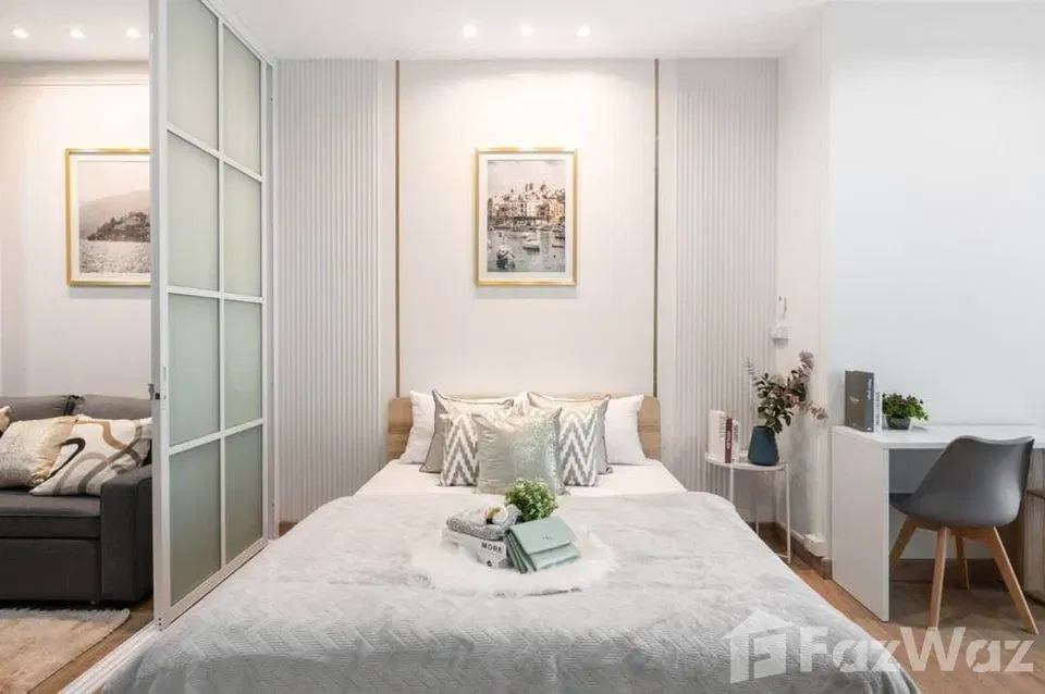 picture Newly Renovate - 8/11