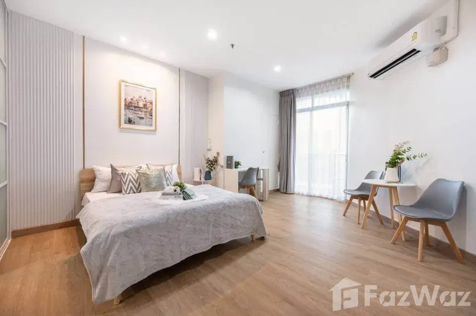 picture Newly Renovate - 5/11