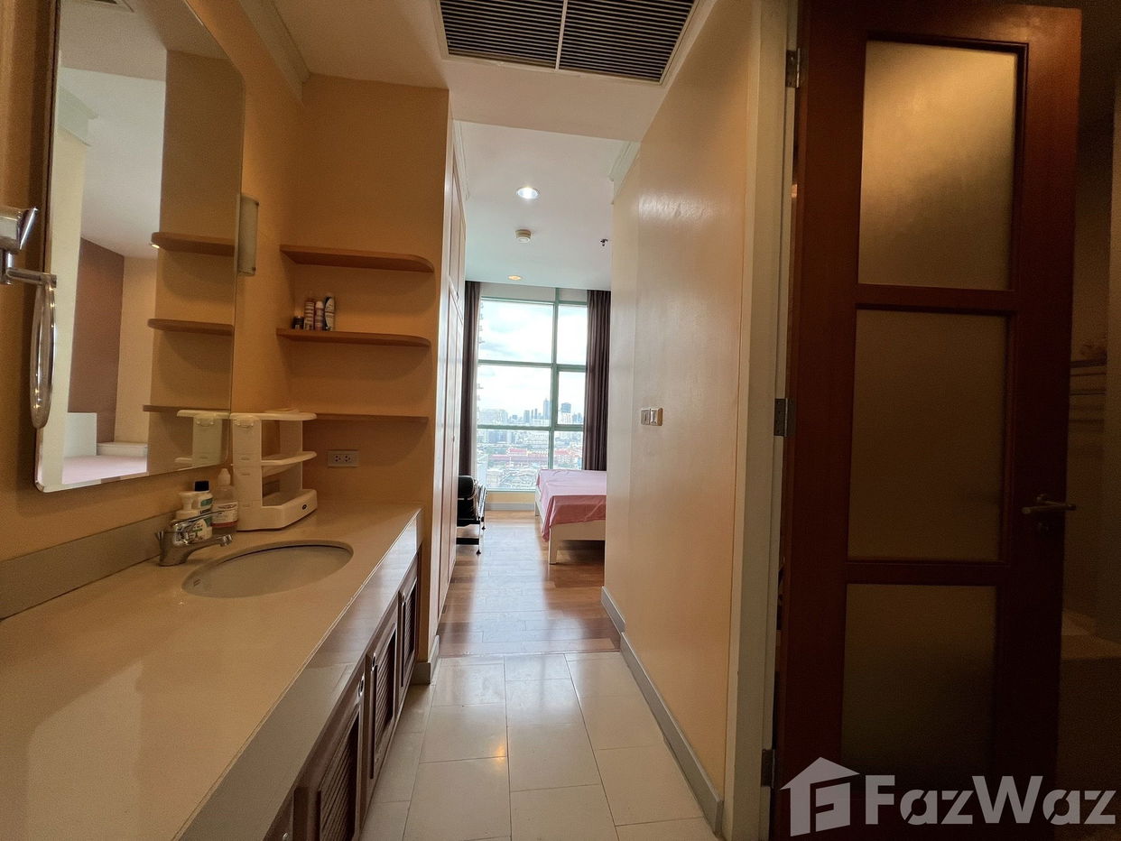 picture Live Your Dream Life in Chatrium&apos;s Award-Winning Riverside Condo! - 13/16