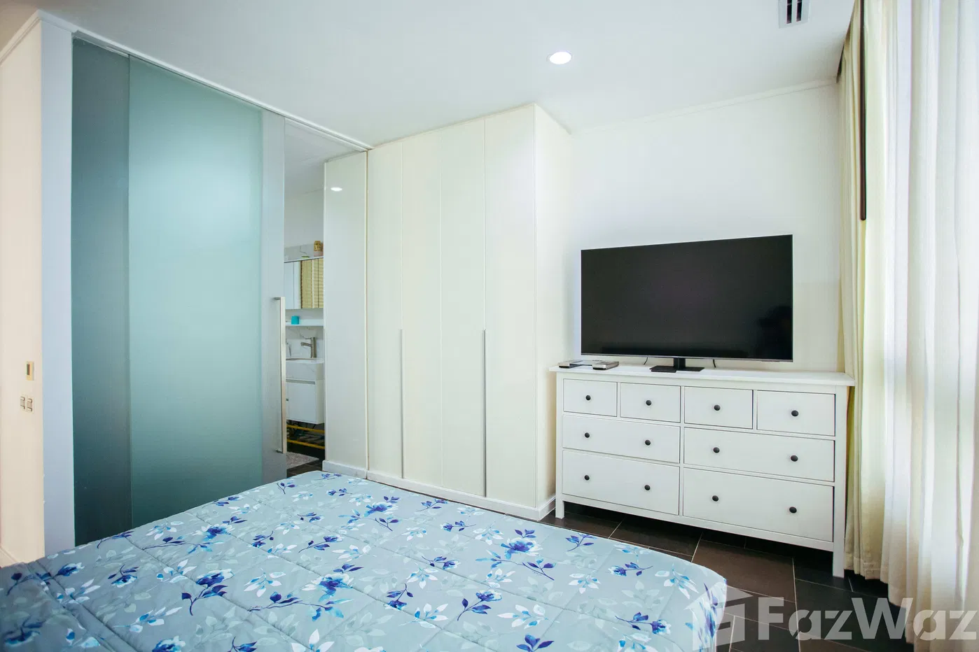 picture 2 bedroom 2 bathroom Northpoint luxury condominium for sale - 12/19