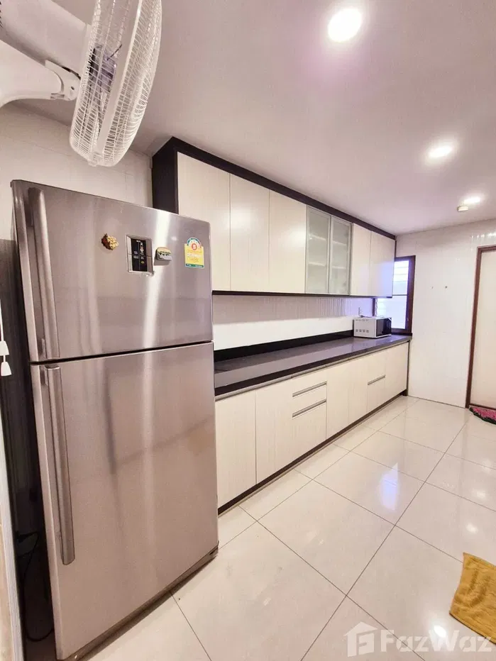 picture Spacious 3BR Family Condo | Prime Asoke Location | For Rent - 10/23