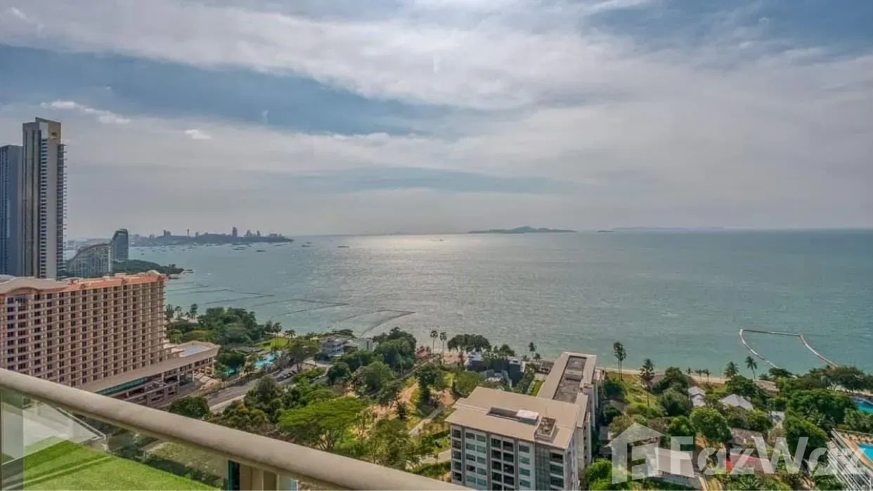 picture 2 Bedroom Condo for sale at The Riviera Wongamat - 12/16