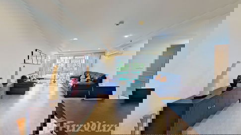 Bright and spacious apartment in quiet residential area