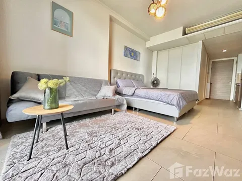 Zire Wongamat beachfront condo beautiful sea view studio