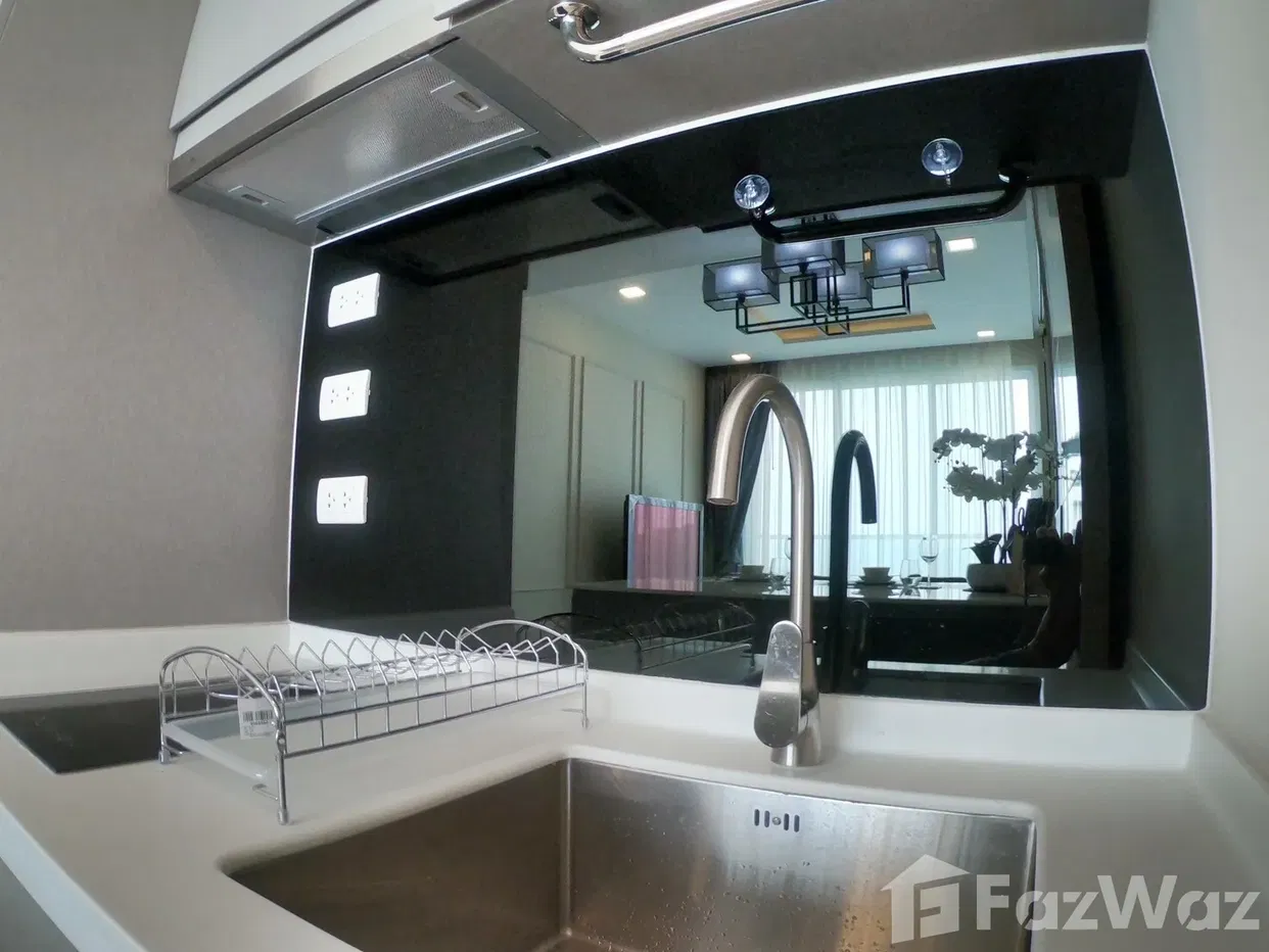 picture Beachfront Luxury Condominium at Jomtien Beach - 6/12